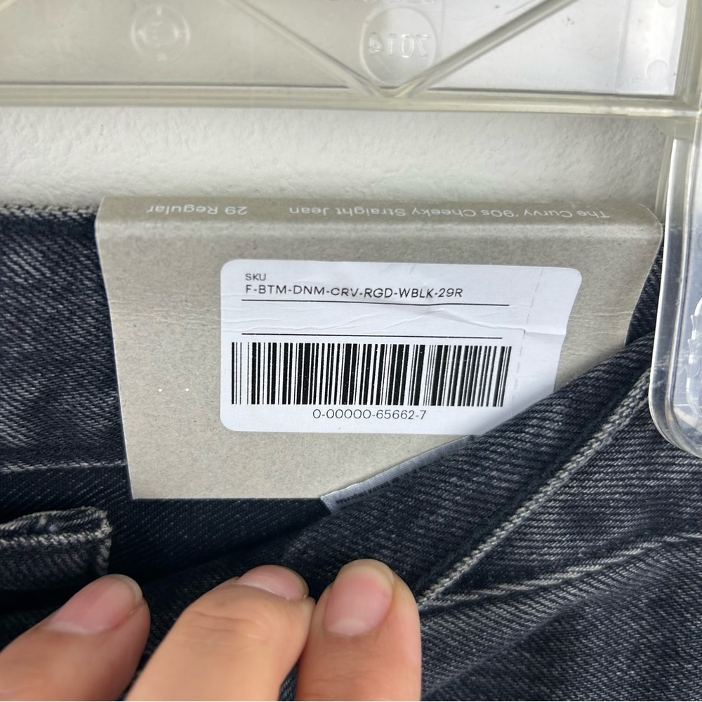 NWT Everlane The Curvy 90's Cheeky straight Jean washed black size: 29 regular - Picture 5 of 14